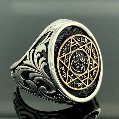 Bague de protection pour homme vous protéger de tout malheur. Le minéral est l'œil de tigre, c'est une pierre de protection puissante en litho thérapie contre la négativité. Bague de chance et d'attirance cette puissante annaux magique, attire la richesse et la grâce divine sur son porteur, la chance l’accompagnera partout. L’influence de cette bague agit surtout dans le domaine financier du porteur. Cette bague a transformé des mendiants en rois dans un intervalle de 7 semaines. Il vous suffit de vous faire votre commande auprès de moi, et de le porter sur vous. Il ouvrira pour vous toutes les portes de la richesse et de l’abondance, vos affaire fleuriront de manière incontrôlable. C’est un annaux magique utiliser par beaucoup de grant hommes d'affaires, les politiciens, les commerçants. Cette puissante bague a reçu les pouvoirs des Anges des 7 planètes et elle fera de vous la personne la plus puissante et avoir une abondance financière. Elle agira positivement sur votre astre et vous transformera, cette bague vous apportera le succès dans la vie, en Amour, dans les Affaires, vous rendra très attractif, protègera durant vos voyages. Elle vous empêchera d’être dupé par les autres. De grands miracles se produiront dans votre vie. Elle vous donnera la chance et votre personnalité va s’ accroître. Au même moment, vous deviendrez la personne la plus riche dans votre domaine d'activité. Vous dominerez l’esprit des autres. Votre malchance se transformera en chance.